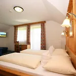 Cafe' Hermann Hotel