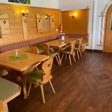 Cafe' Hermann Hotel 3*