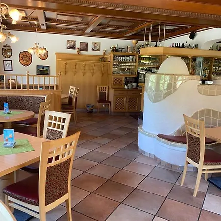 Cafe' Hermann 3*