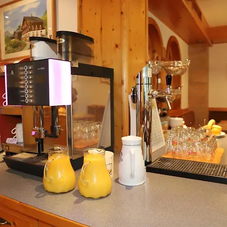 Cafe' Hermann Hotell