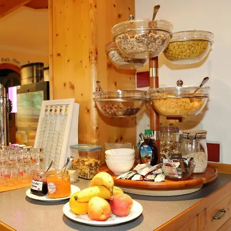 Cafe' Hermann Hotell